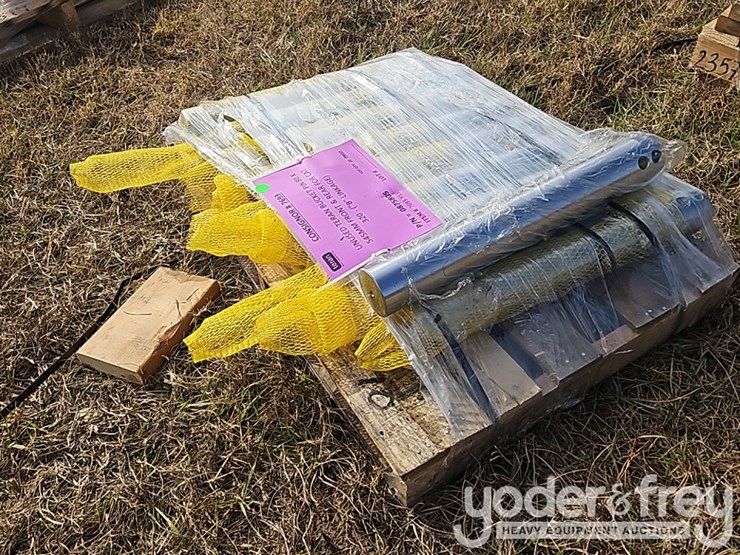 caterpillar-320-image-2