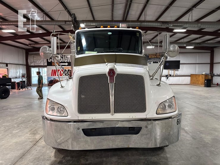 2015-kenworth-t370-image-8