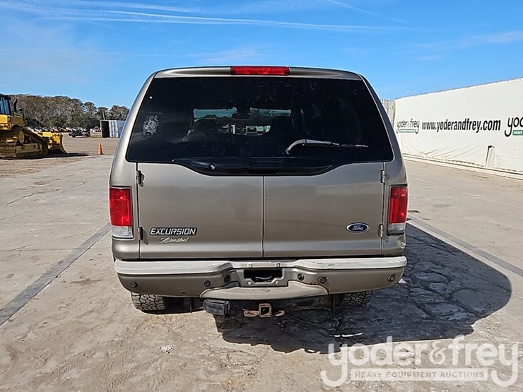 2004-ford-excursion-limited-image-14