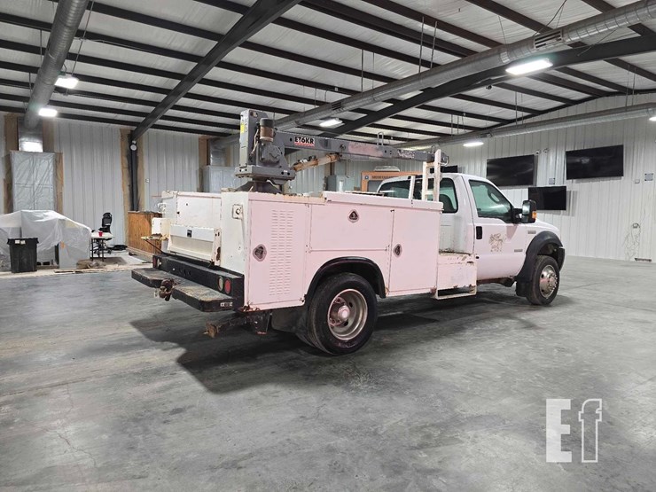 2006-ford-f550-image-3