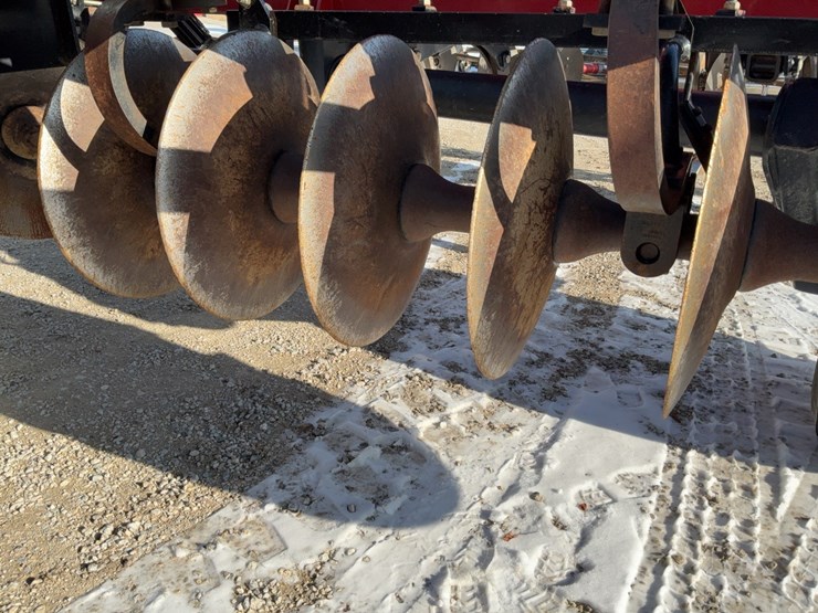 case-ih-870-ecolo-tiger-disc-ripper-image-17