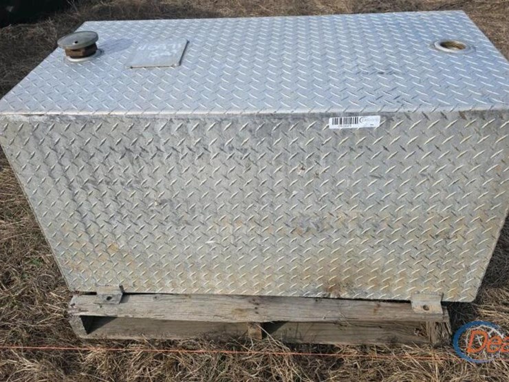 100-gal-fuel-tank-image-1