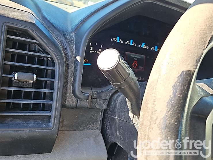 2015-ford-f150-xl-image-27