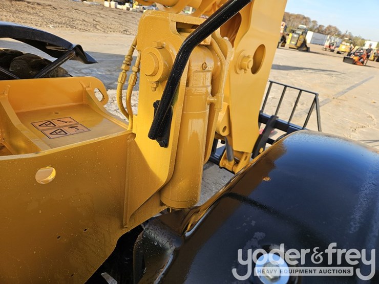 2015-jcb-507-42-image-11