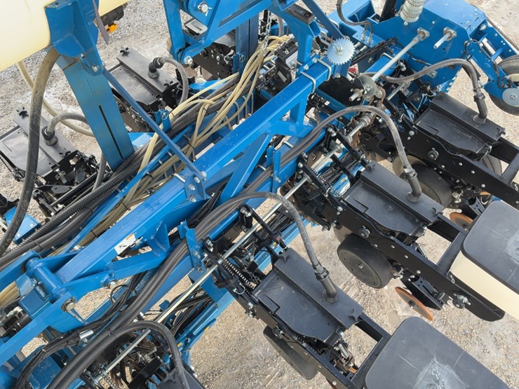 kinze-3600-image-73