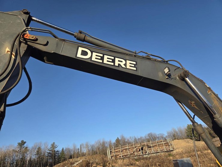 2012-deere-160d-lc-image-21
