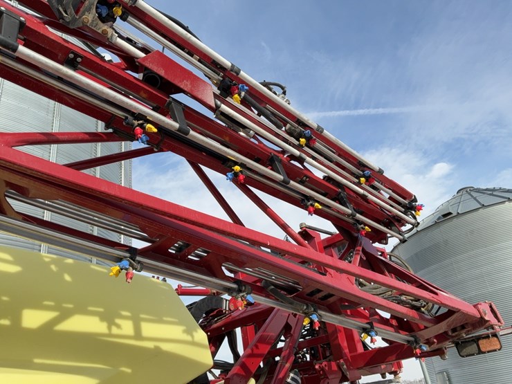 2024-hardi-commander-45-pull-type-sprayer-image-31