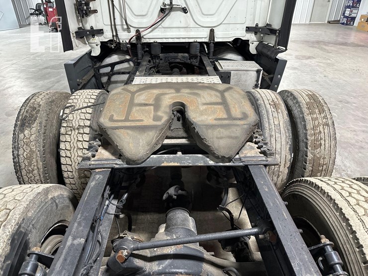 2014-freightliner-cascadia-125-image-9