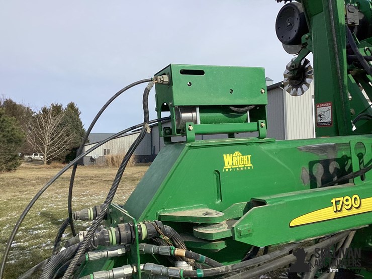 2011-john-deere-1790-image-16