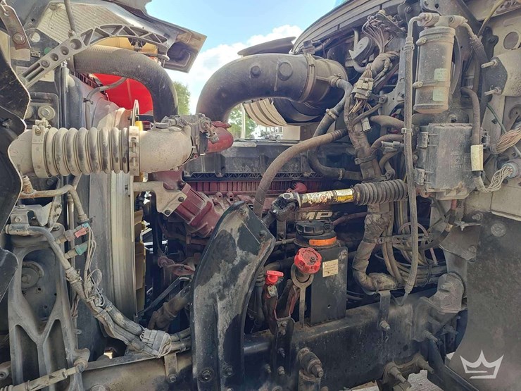 2022-mack-pinnacle-t/a-wet-kit-day-cab-truck-tractor-image-11