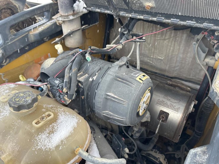 2017-deere-320e-image-29