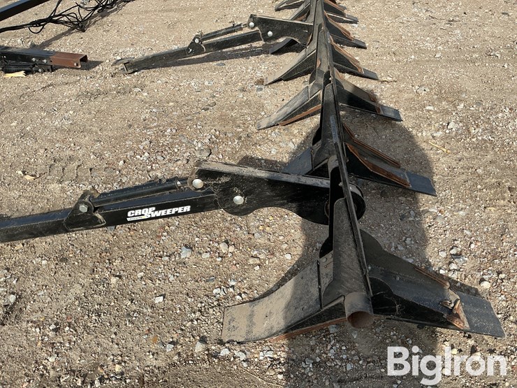 patriot-crop-sweeper-12-row-hyd-adjustable-corn-head-reel-image-9