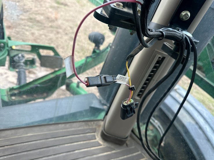 2014-john-deere-r4038-image-94