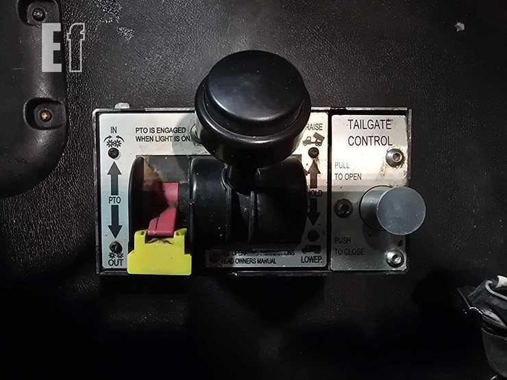 2015-kenworth-t680-image-13