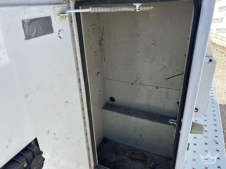 2011-ford-f250-image-24