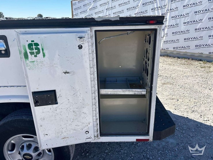 2018-chevrolet-silverado-2500hd-image-21