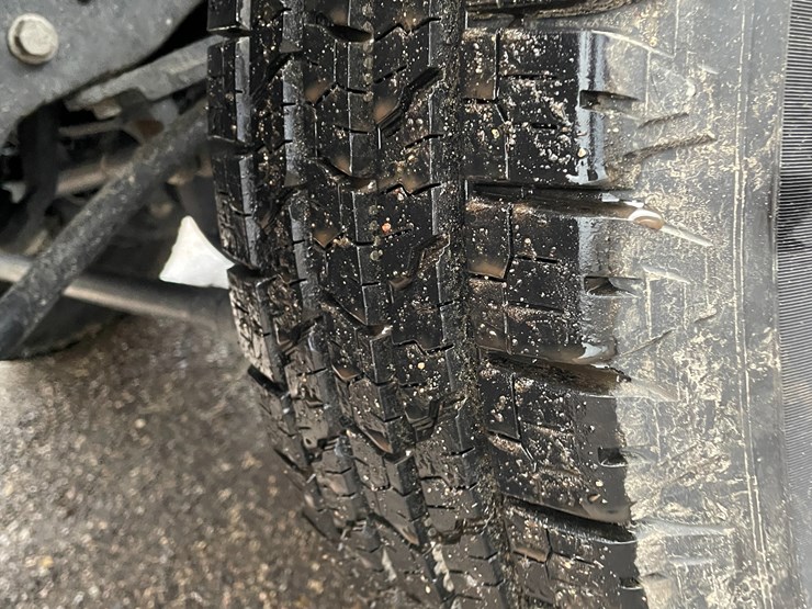 2021-ford-f350-xl-image-11