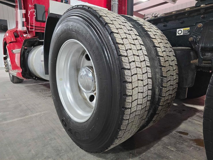 2015-kenworth-t680-image-29