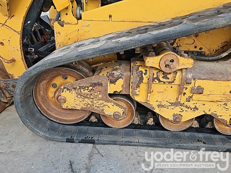 2020-caterpillar-259d3-image-18