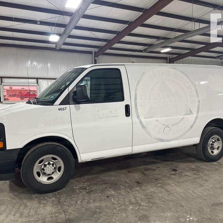 2017 CHEVROLET EXPRESS 2500