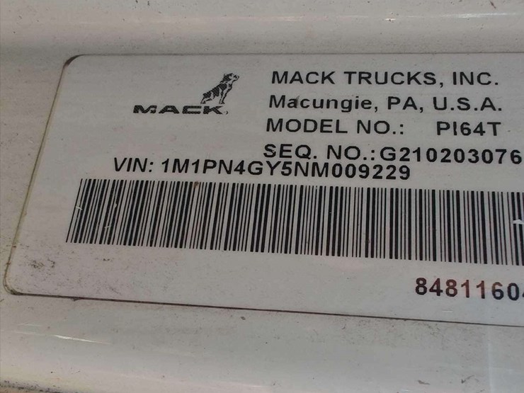 2022-mack-pinnacle-t/a-wet-kit-day-cab-truck-tractor-image-5
