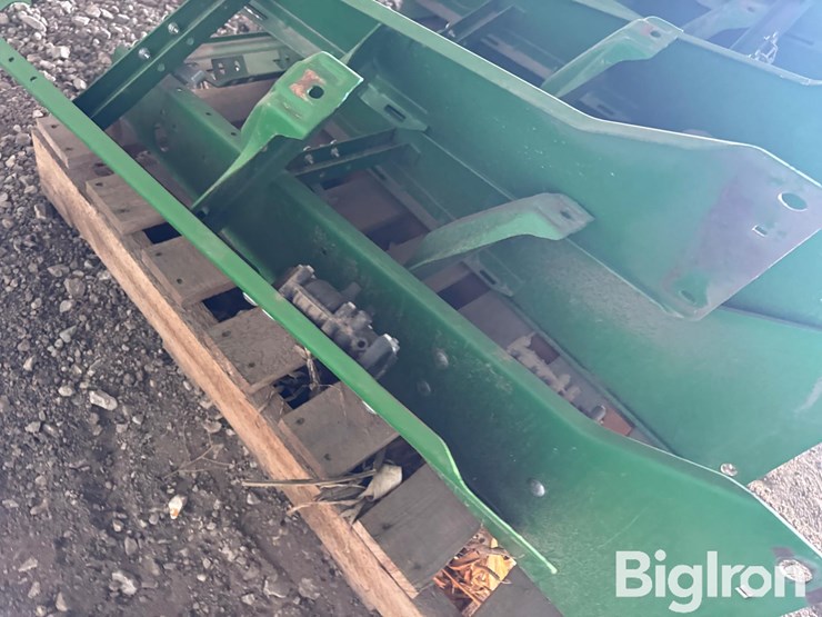john-deere-max-emerge-planter-unit-frames-image-15