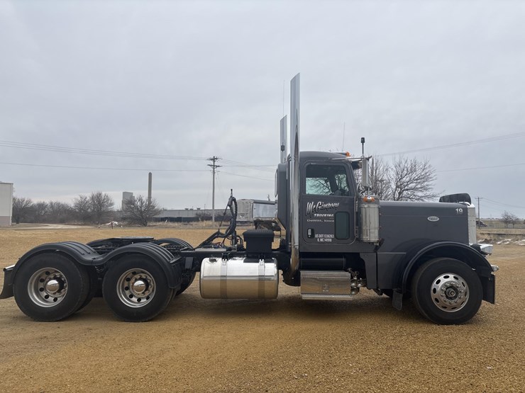 2006-peterbilt-379-image-5