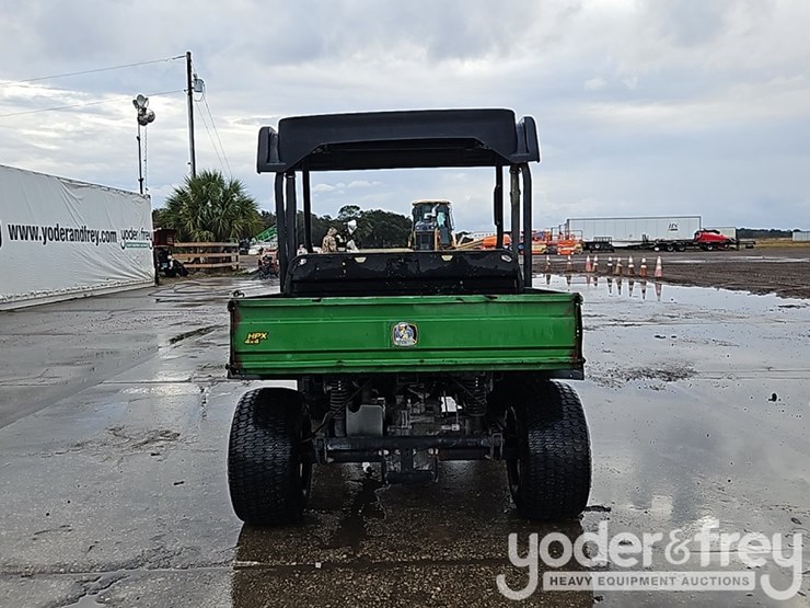 john-deere-gator-image-14