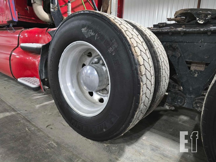 2016-kenworth-t2000-image-23