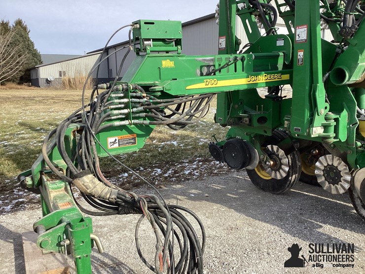 2011-john-deere-1790-image-19