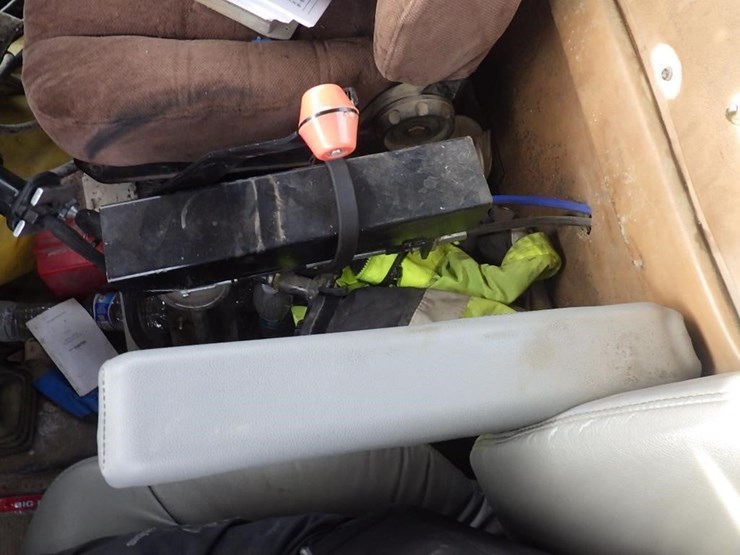 2001-peterbilt-357-image-53