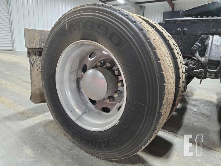 2008-peterbilt-386-image-29