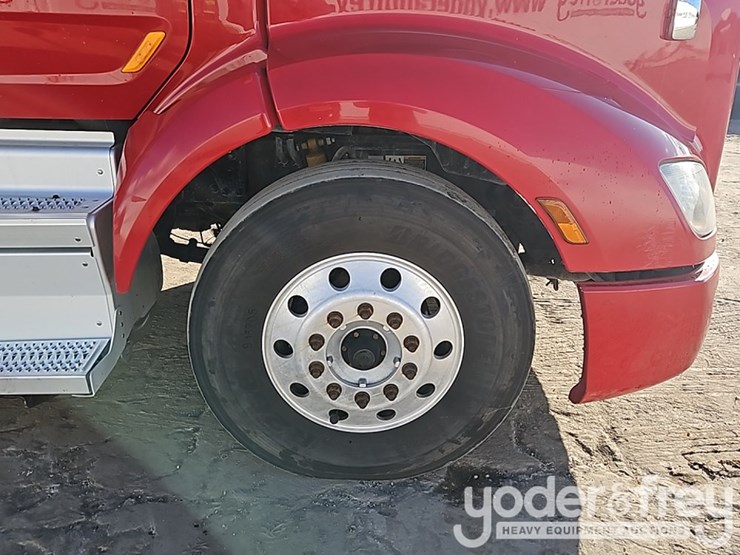 2018-peterbilt-579-image-10