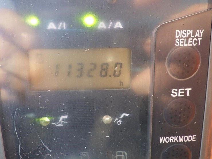 hitachi-zx225us-lc-image-35