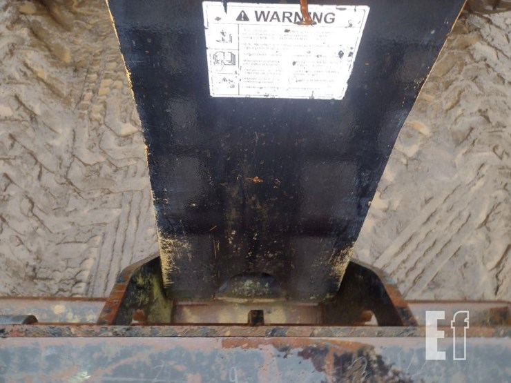 2005-jlg-g9-43a-image-14