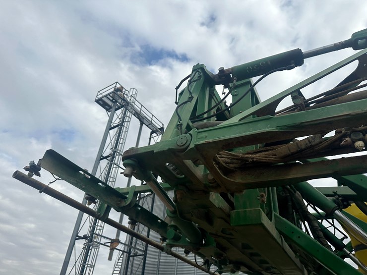 2014-john-deere-r4038-image-61