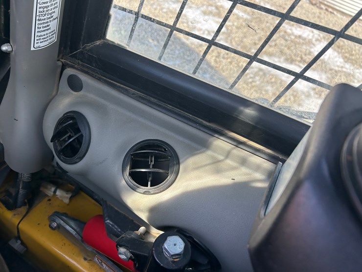 new-holland-c245-image-38