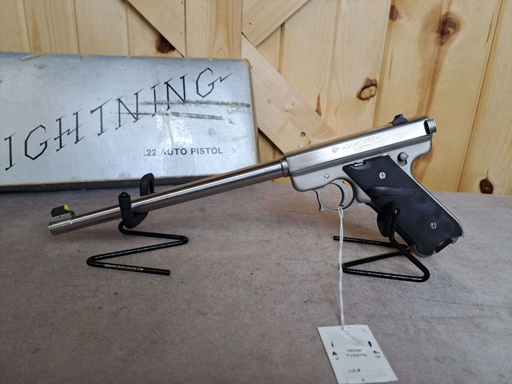 amt-.22-lr-semiauto-pistol-image-2