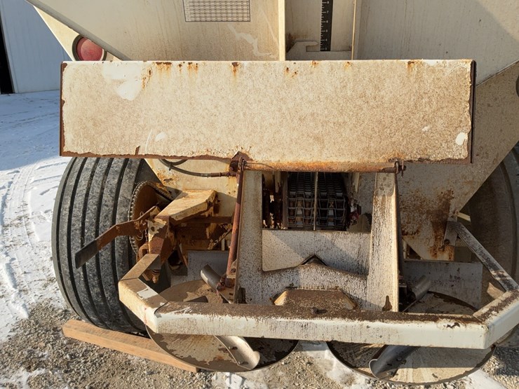 loftness-fs800-fertilizer-spreader-image-27