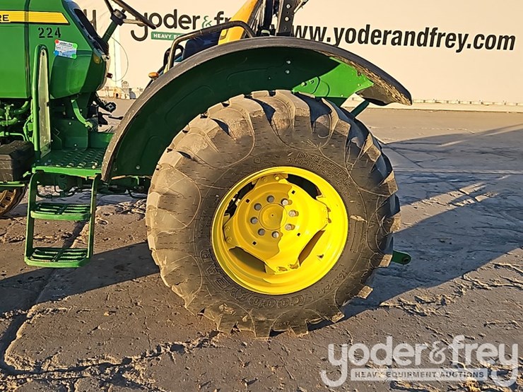 2024-john-deere-5075e-image-12