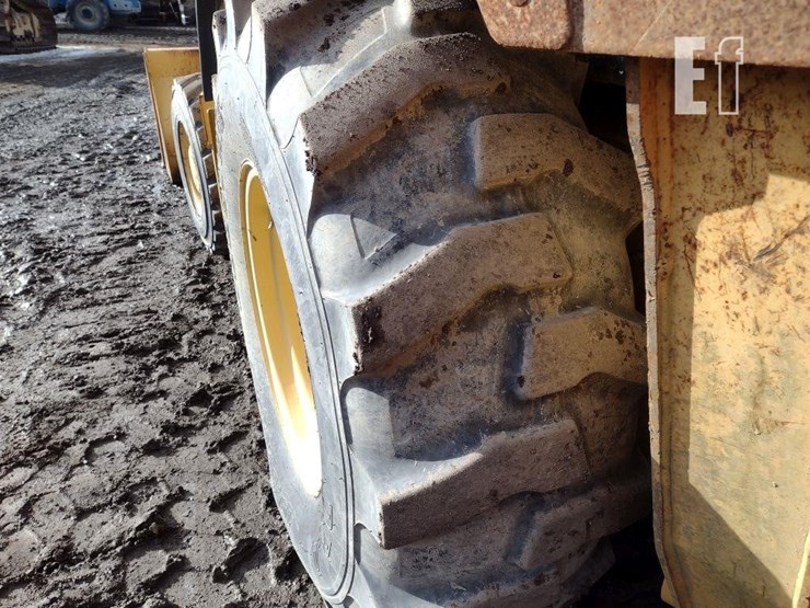 2005-deere-310g-image-32