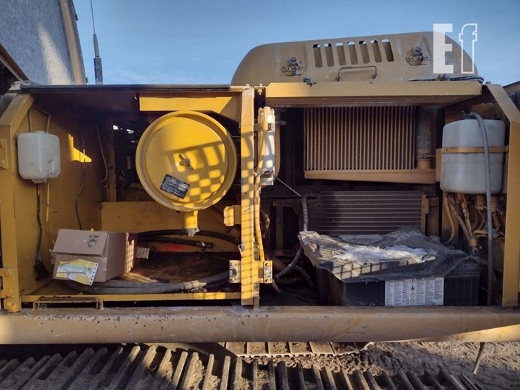 2000-deere-270c-lc-image-42