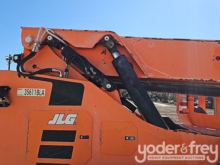 2016-sky-trak-8042-image-9