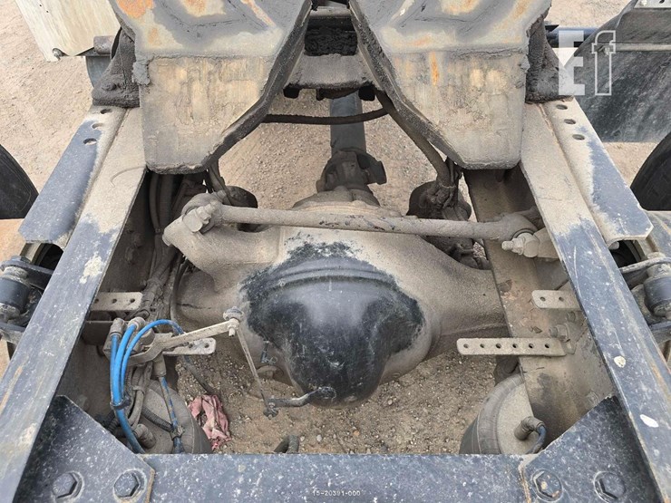 2018-freightliner-cascadia-113-image-26