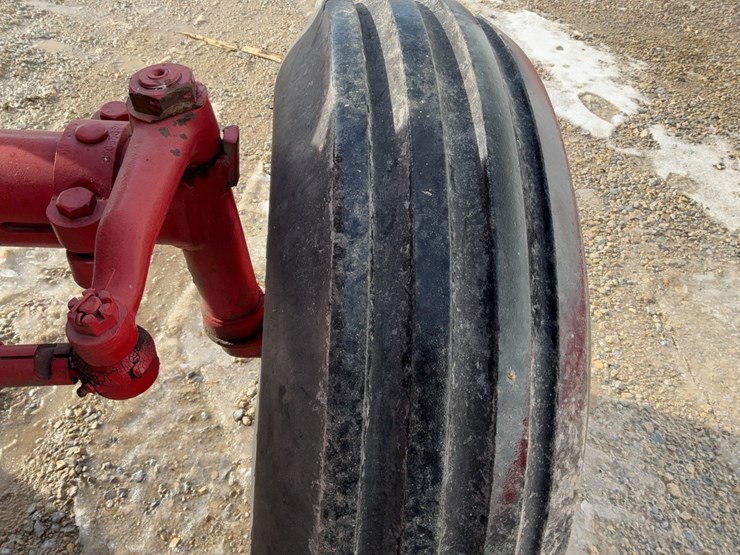 1970-ih-farmall-856-tractor-image-46