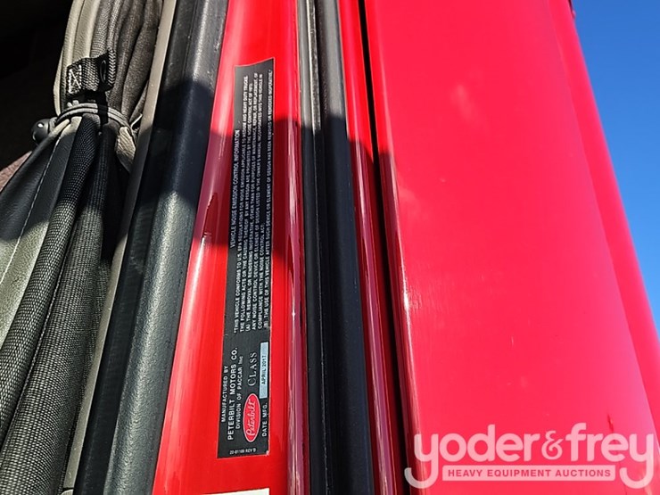 2018-peterbilt-579-image-42