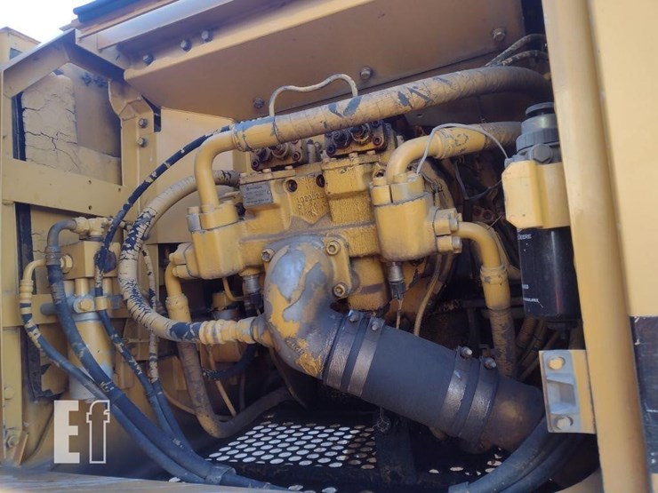 2000-deere-270c-lc-image-46