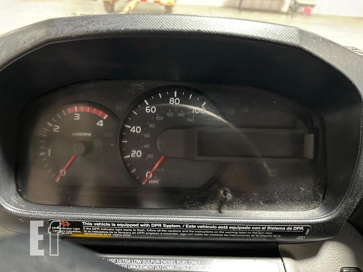 2015-hino-195-image-11