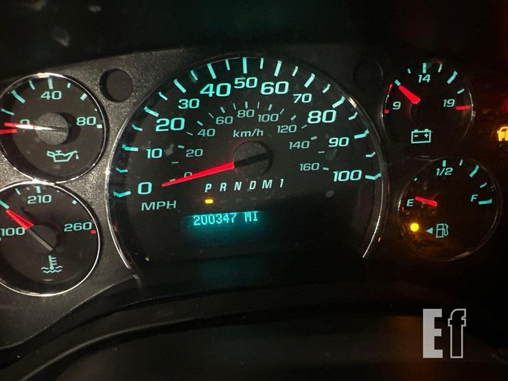 2017-chevrolet-express-2500-image-10