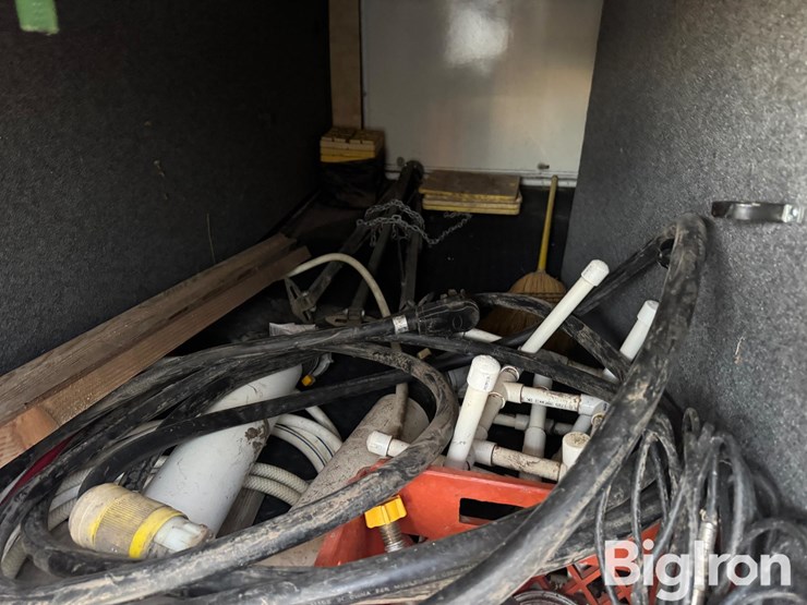 2009-keystone-challenger-32-sat-5th-wheel-camper-trailer-image-19